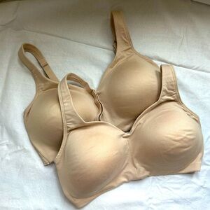 Vanity Fair Beyond Comfort Wireless Bra lot of 2